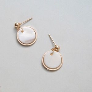 ⭐️Round shell with Golden Circle Earrings